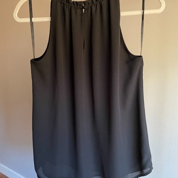 Black Sleeveless Blouse - Picture 2 of 3